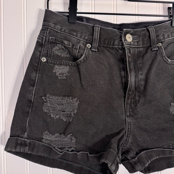 American Eagle Black Distressed Denim Cuffed Shorts Women’s Size 2 - Picture 2 of 11